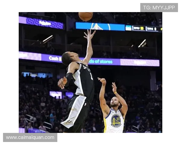 库里狂砍49分罚球准绝杀 勇士险胜马刺再度证明王者之气